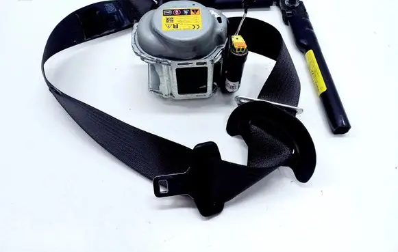 Opel Astra K Front seatbelt 39065888 39040719