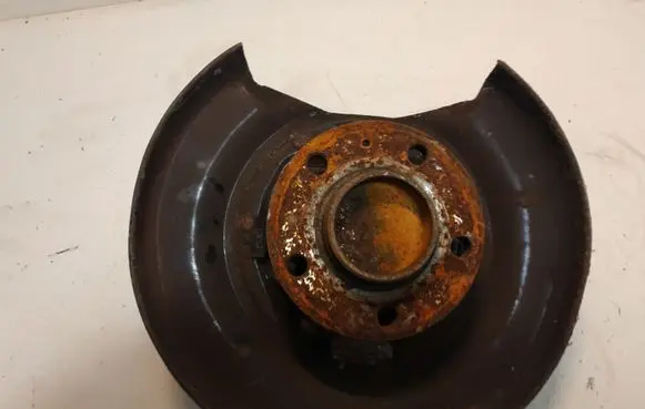 Volvo V70 Rear wheel hub 9200624