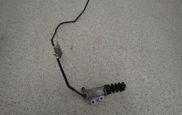 Honda Civic Clutch slave cylinder 