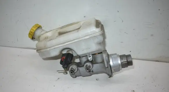 Chrysler Town & Country V Master brake cylinder P04581491AD 04581491AD T052U2604G0145
