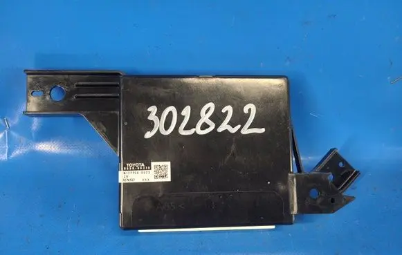 Toyota Camry Air conditioning/heating control unit 8865006310