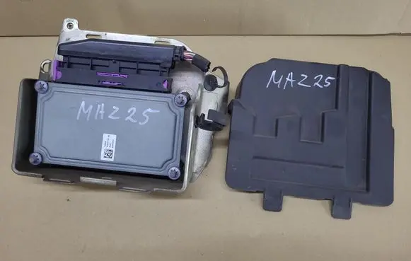Peugeot 208 I Gearbox control unit/module S122751120
