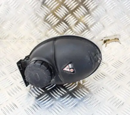 Mercedes-Benz E W212 Coolant expansion tank/reservoir A2045000749