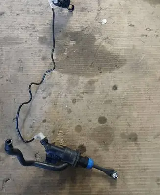 Clutch slave cylinder