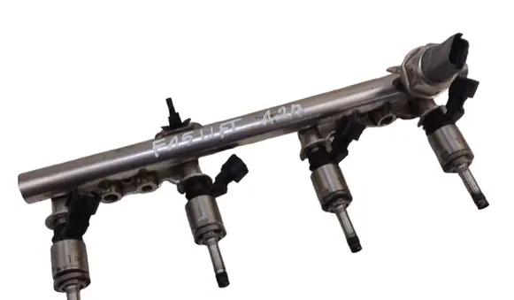 Nissan Juke I F15 Fuel main line pipe 175226637R H8201420996
