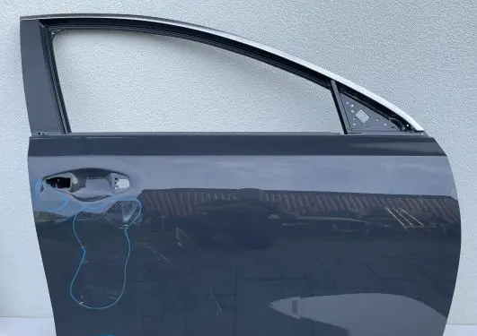 KIA Xceed Front door