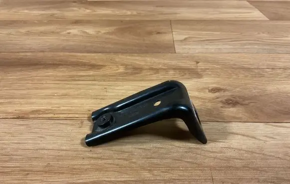 Mercedes-Benz E W212 Headlight/headlamp mounting bracket A2126200028