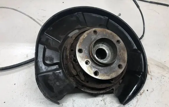 BMW 3 E90 E91 Rear wheel hub 0002592151 080519 M3T4580