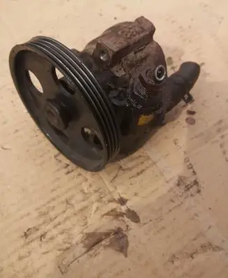 Renault Clio II Power steering pump 7700840105 26043475RG