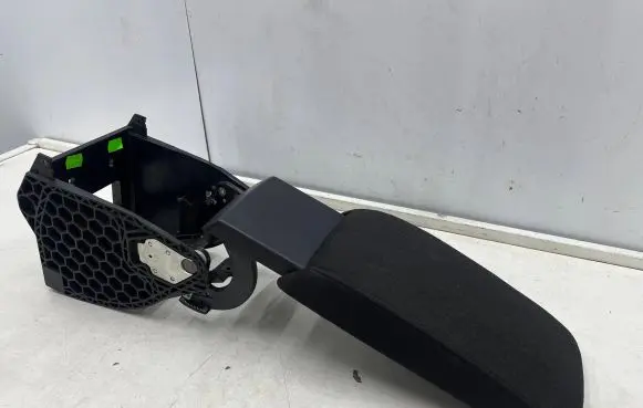 Skoda Superb B6 (3T) Armrest 3t0864207d