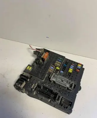 Volvo V70 Fuse module 8688264 12217789 04W414
