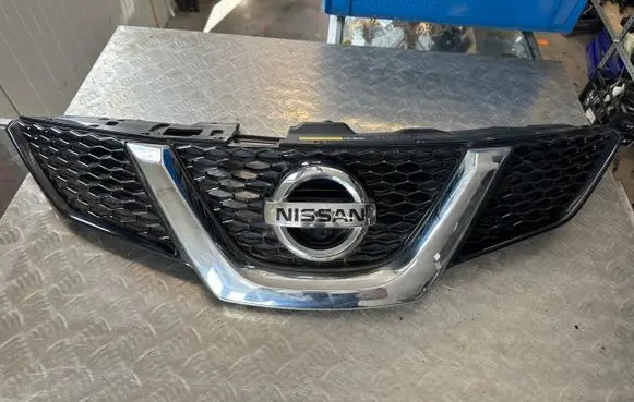 Nissan Qashqai Front bumper upper radiator grill 623104EA2D 623104EM2D