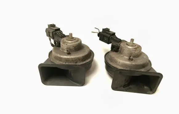 Volkswagen PASSAT B8 Horn signal 5Q0951223