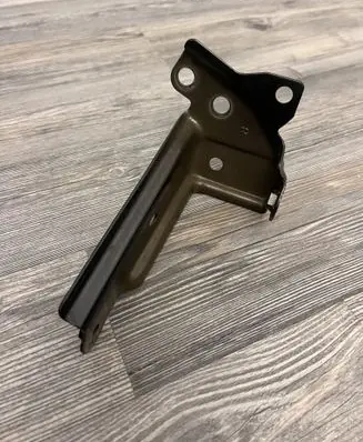 Toyota C-HR I Fender mounting bracket