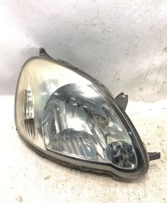 Toyota Yaris Headlight/headlamp 52047