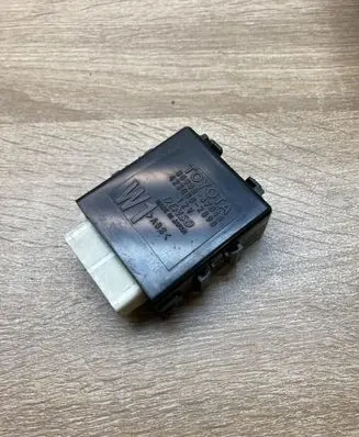 Toyota Prius+ (ZVW40) Window wiper relay 8594047040 4230002090