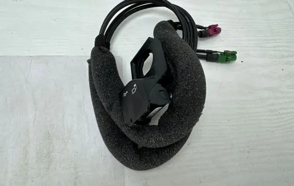 Mercedes-Benz GLE W167 USB socket connector A1678209500 23044940