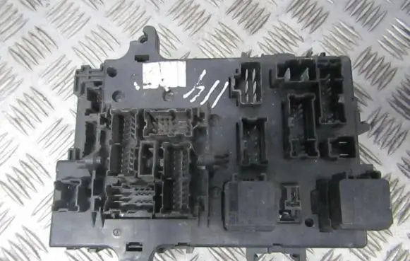 Nissan Primera Comfort/convenience module 285519F914 5WK48542