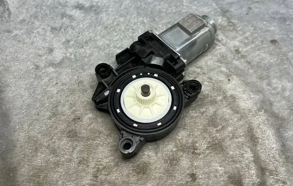 KIA Ceed Rear glass lock/latch 82460G5000