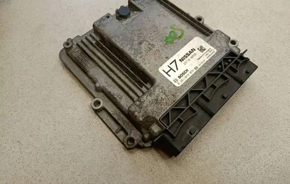 Nissan Qashqai Engine control unit/module 23710BB58E 0281019035 1039S54828