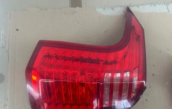Peugeot 5008 Rear/tail lights E208191 R1S12A I090029