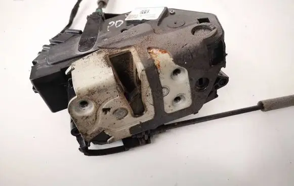 Ford Focus Front door lock bm5aa21812be