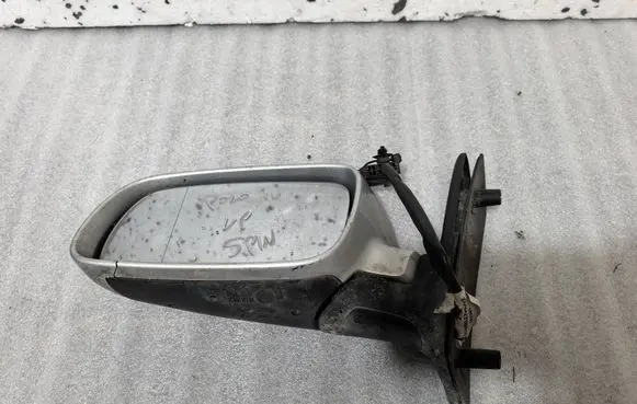 Volkswagen Polo Front door electric wing mirror 