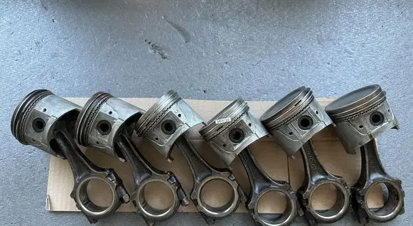 Nissan Patrol 160 Piston with connecting rod 12010C6415