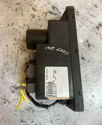 Mercedes-Benz E W210 Central locking vacuum pump 2108001448 0132006360
