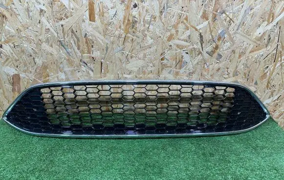 Ford Focus Front grill F1EJ-8200-A1