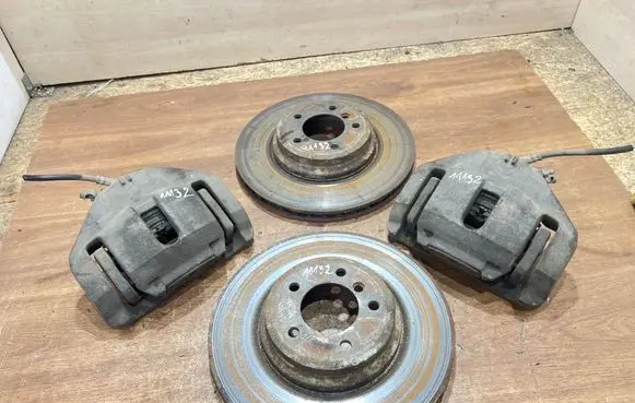 BMW 3 E90 E91 Brake discs and calipers set