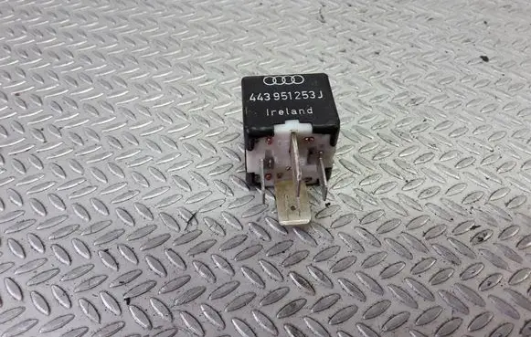 Volkswagen PASSAT B5 Other relay 443951253J 213