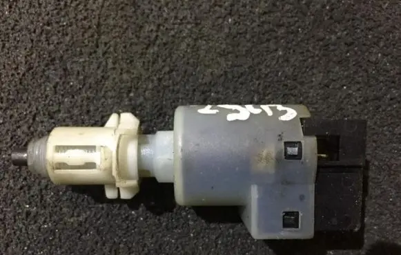 Brake pedal sensor switch