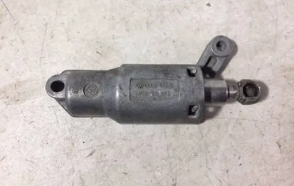 Audi A4 S4 B5 8D Timing belt/chain tensioner 050109479A