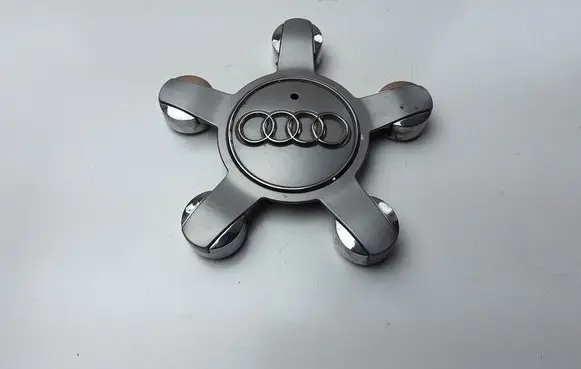 Audi Q3 8U R12 wheel hub/cap/trim 8R0601165