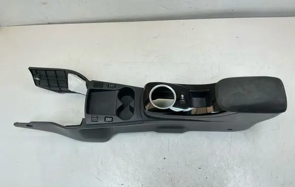 Nissan Leaf I (ZE0) Center console 969113NF0A