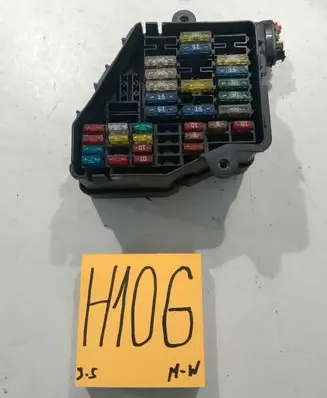 Volkswagen PASSAT B5 Fuse box set 3A0937103