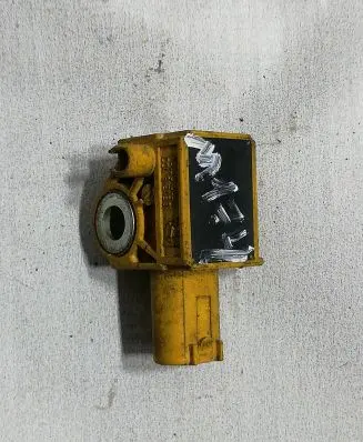 Mercedes-Benz E W212 Airbag deployment crash/impact sensor A2128210351 5WK44109