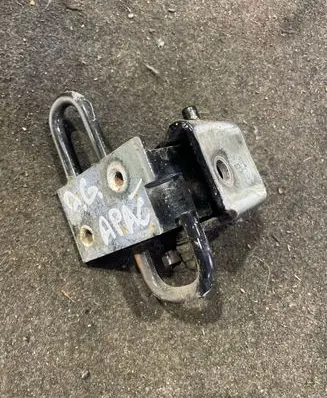 Audi A6 S6 C6 4F Front door lower hinge 8E0833412