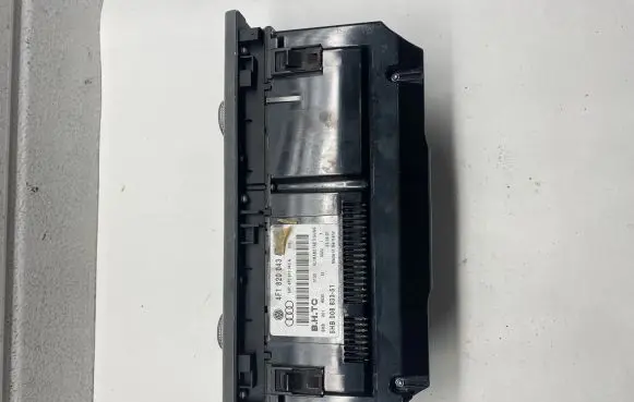 Audi A6 S6 C6 4F Climate control unit 4F1820043