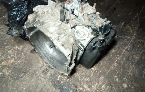 Chrysler Sebring (ST-22 - JR) Automatic gearbox F4A42500737