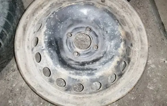 Renault Megane II R15 steel rim 