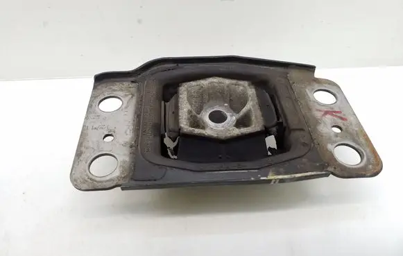 Ford S-MAX Engine mount bracket BG917M121AA 6G917M121AC