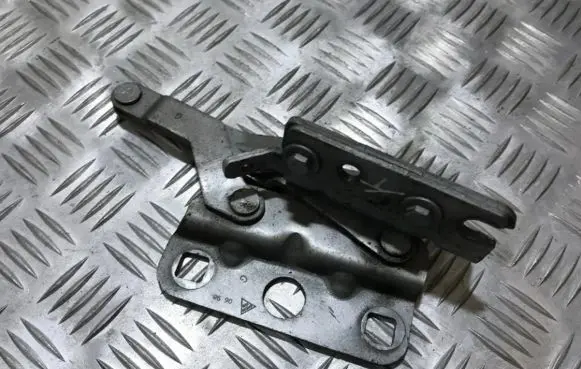 Citroen Xsara Tailgate/trunk/boot hinge