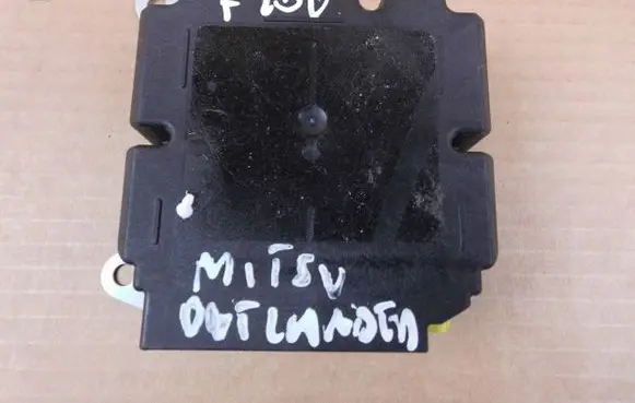 Mitsubishi Outlander Airbag control unit/module 8635A305