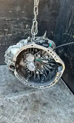 Nissan Primastar Manual 6 speed gearbox PF6082