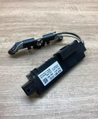 Volkswagen PASSAT CC Alarm control unit/module 3C0951171C 28093144