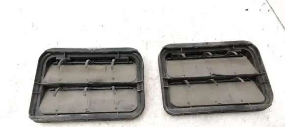 Renault Latitude (L70) Quarter panel pressure vent 7700838358