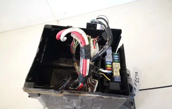 Nissan Pathfinder R51 Fuse box set 243827s110