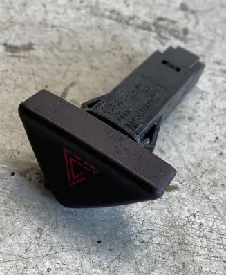 Volvo V70 Hazard light switch 9441045